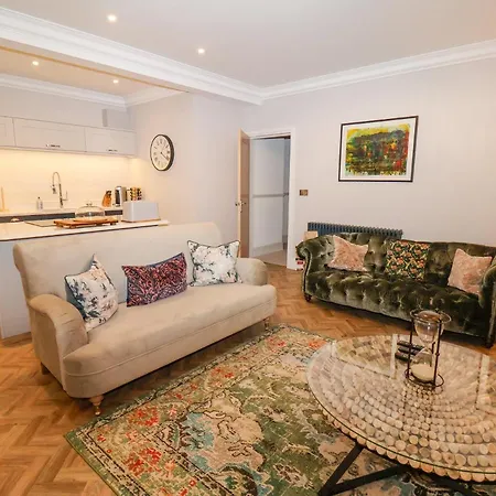 Derwent House - Everley *