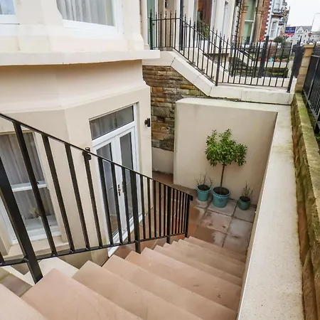 Derwent House - Everley * Scarborough