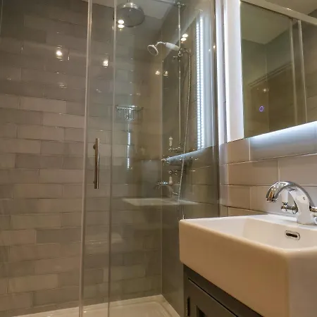 Derwent House - Everley *