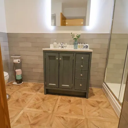 Derwent House - Everley * Scarborough