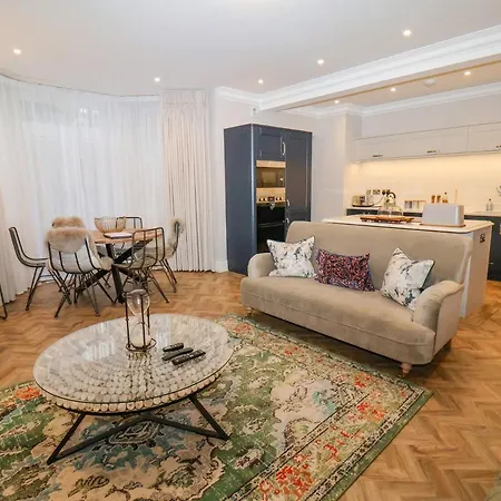 Derwent House - Everley Hotel *