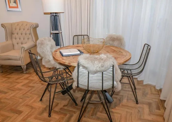 Derwent House - Everley Hotel