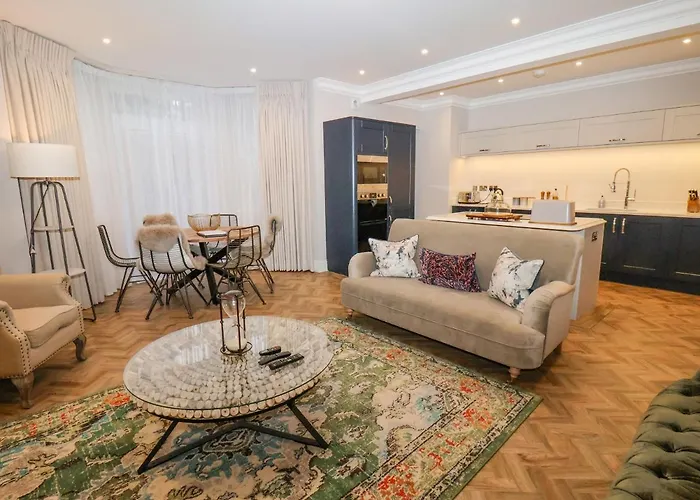 Derwent House - Everley Hotel *