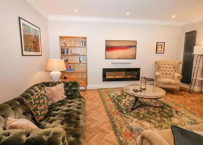 Derwent House - Everley *