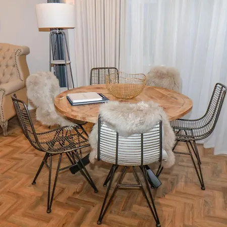 Derwent House - Everley ホテル